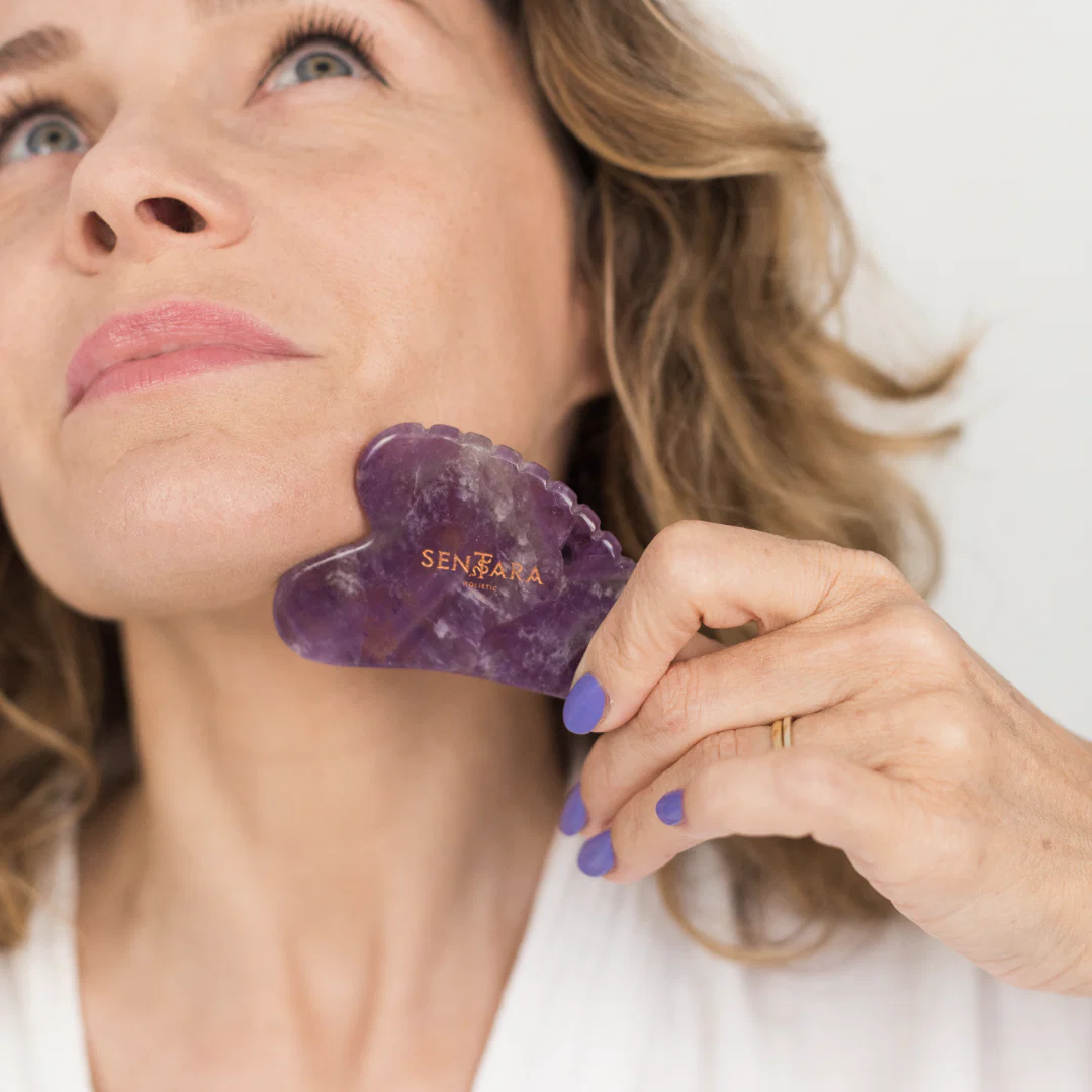 Gua Sha 'Amethyst Heart with Teeth' - Image 2