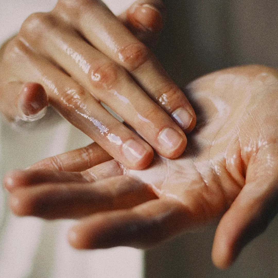 Heaven Oil-to-Milk Cleanser - Image 2