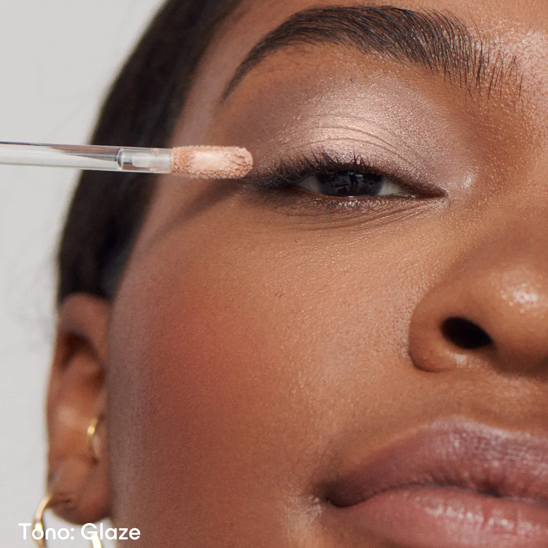 Liquid Powder Chromatic Eye Tint - Image 2